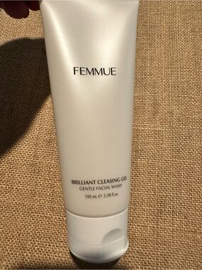 Brilliant Cleansing Gel - Gentle Facial Wash